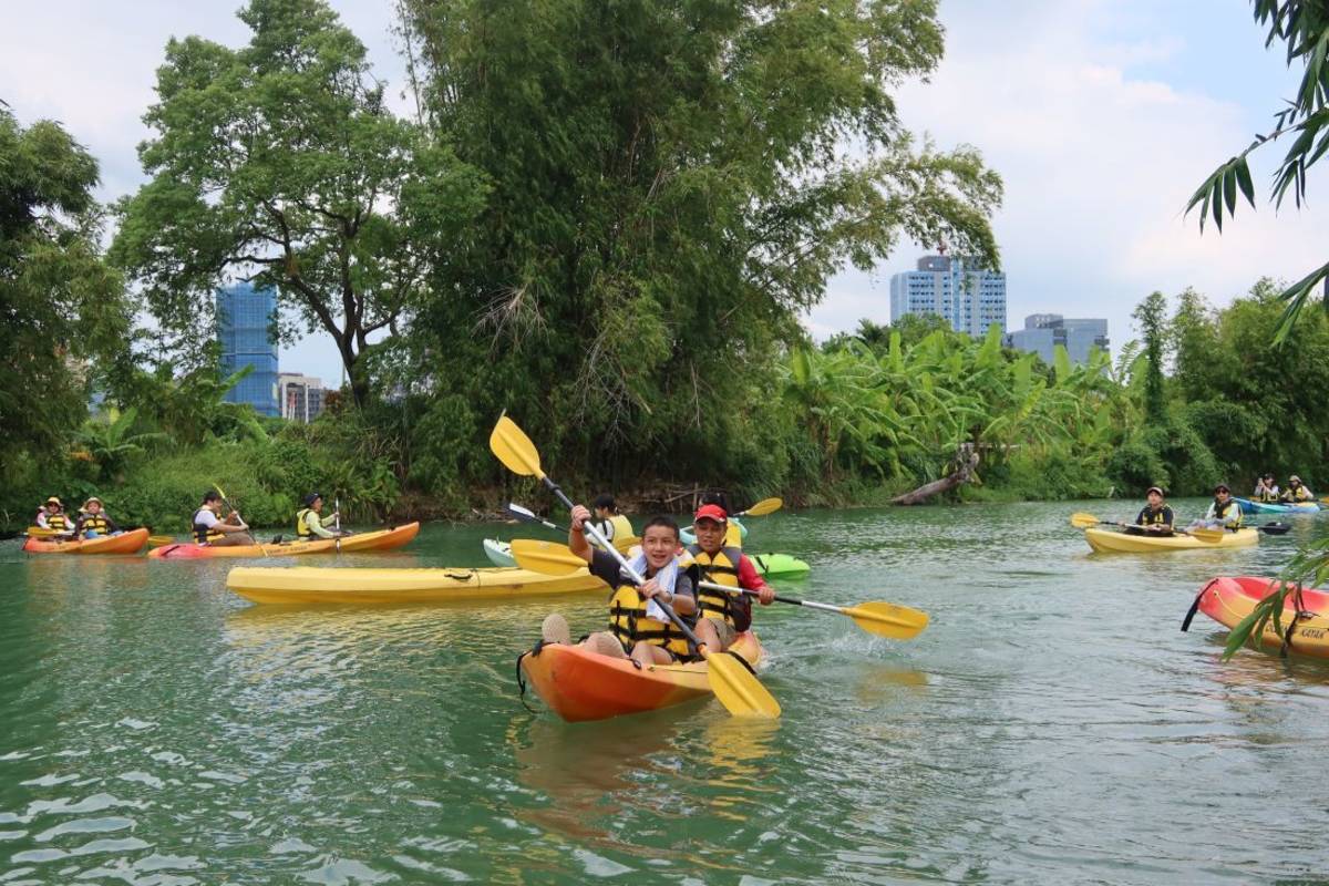 臺北市學校環境教育中心與臺北市水利工程處合作舉辦「五分港溪獨木舟航行體驗活動」