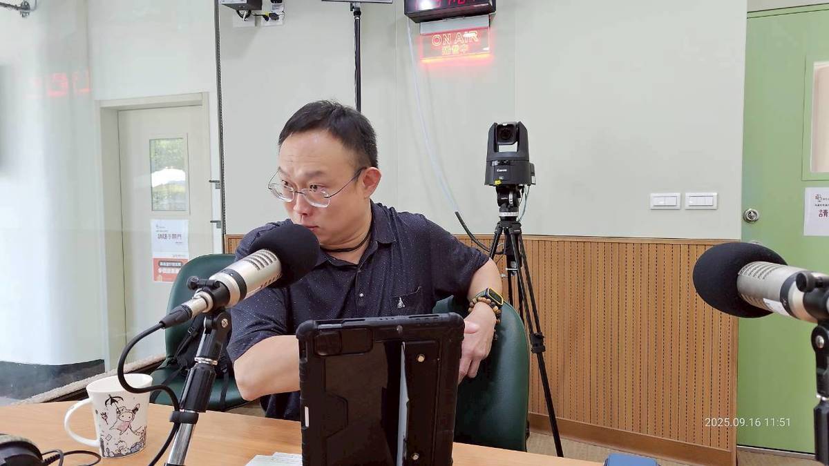清華大學生科系副教授黃貞祥老師教學與研究之外，興趣廣泛，喜愛閱讀與寫作，並以專欄文章及粉絲頁剖析各項議題。.jpg