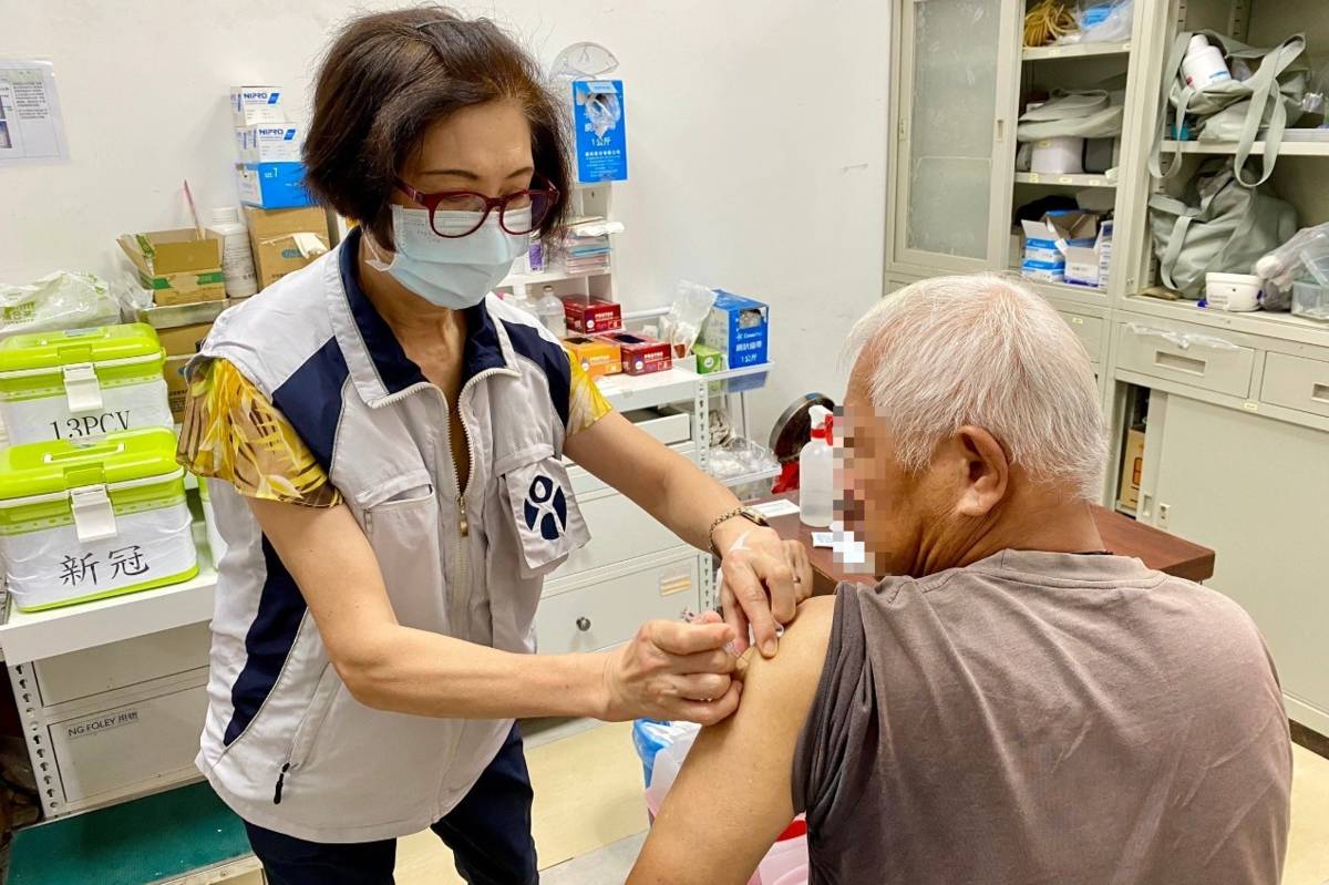 長者施打疫苗照片