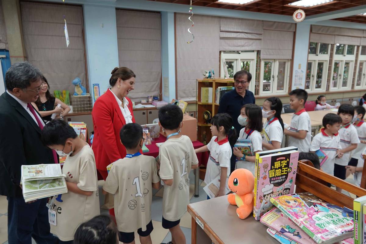 教育廳長大安國小學校圖書館