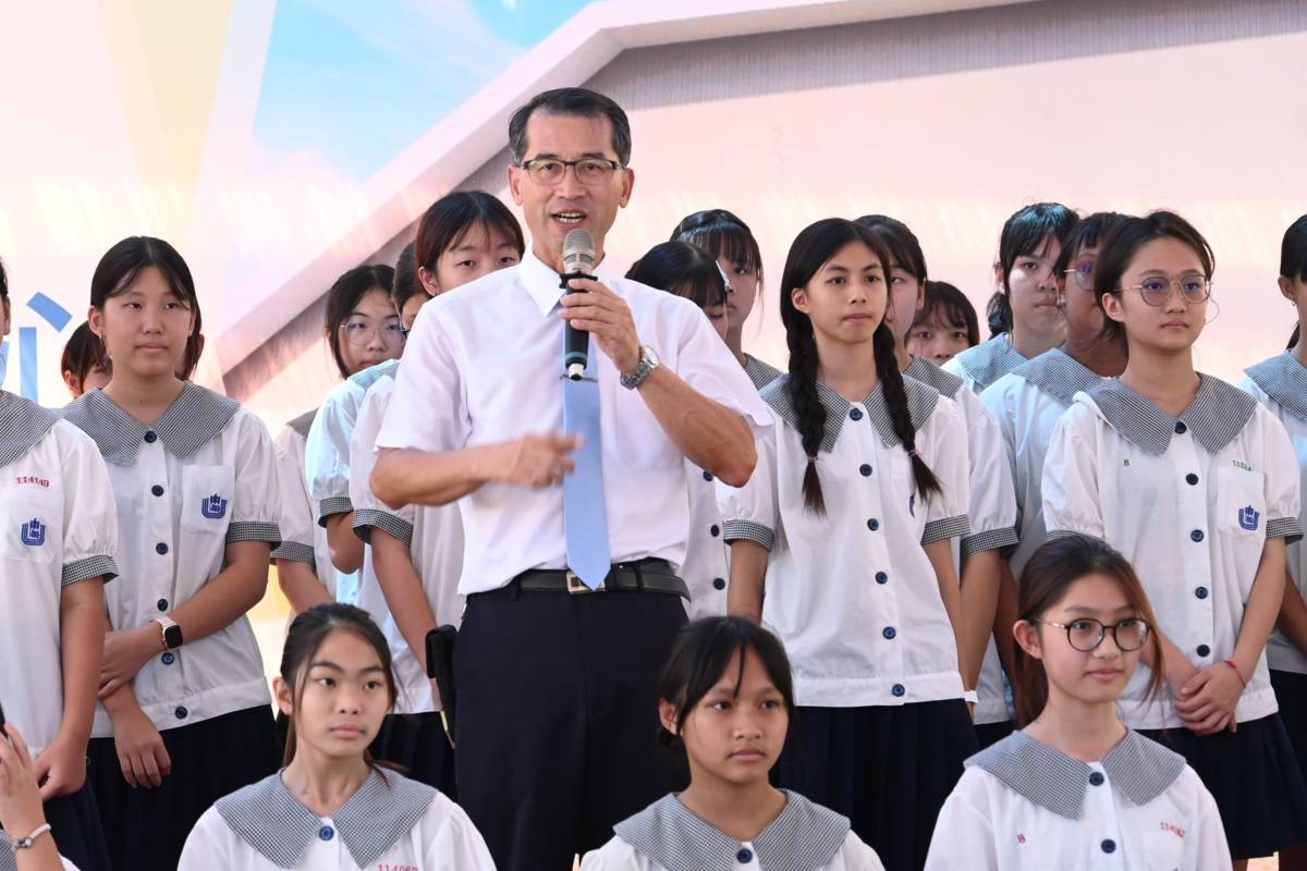 東海國中卓世宏校長表示，活動中心終於動土，全校師生都感到非常高興。