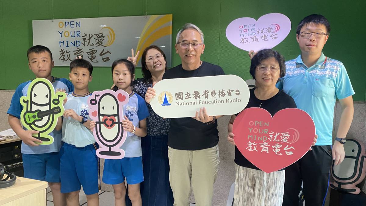 村上國小今年在柯華葳線上數位閱讀專題競賽中拿到亮眼成績