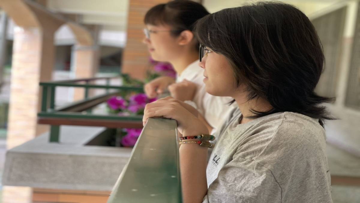 成立國立頂尖大學中低收入獎學金  讓南投高中的學生看到未來圖:記者劉文珍）