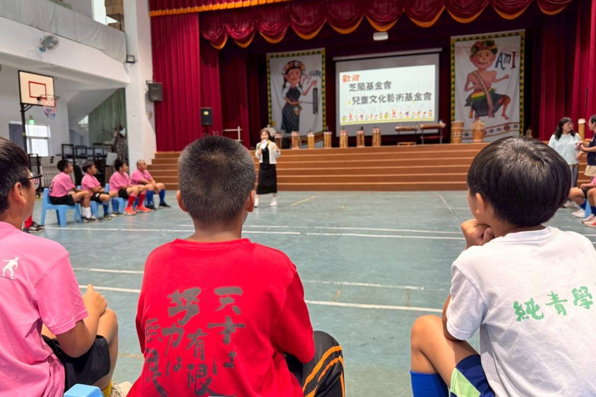 盧彥芬執行長以臺東子弟、台北科技大學陳殿禮教授的求學故事勉勵學生