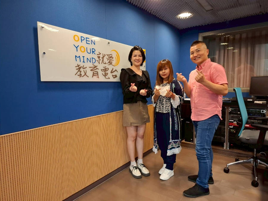 覺得最幸福是看小孩子慢慢成長懂事