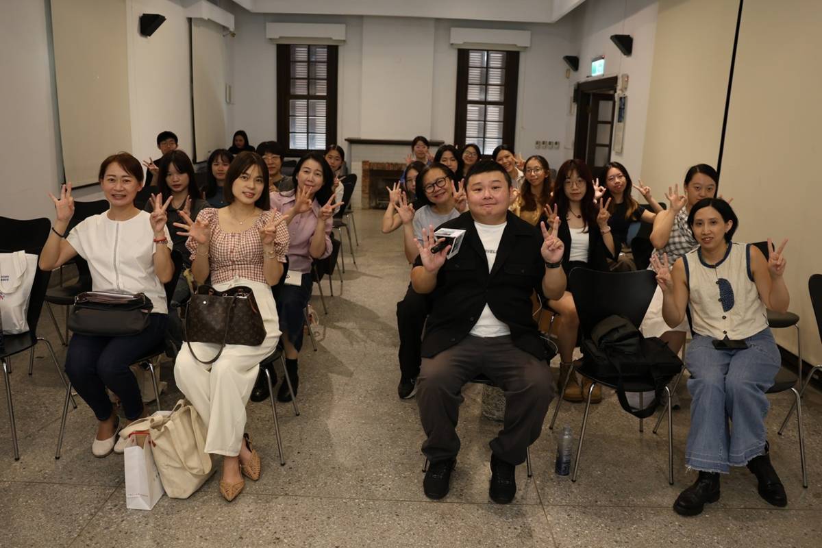 臺灣女孩日影展特映會大合照 (教育部提供)