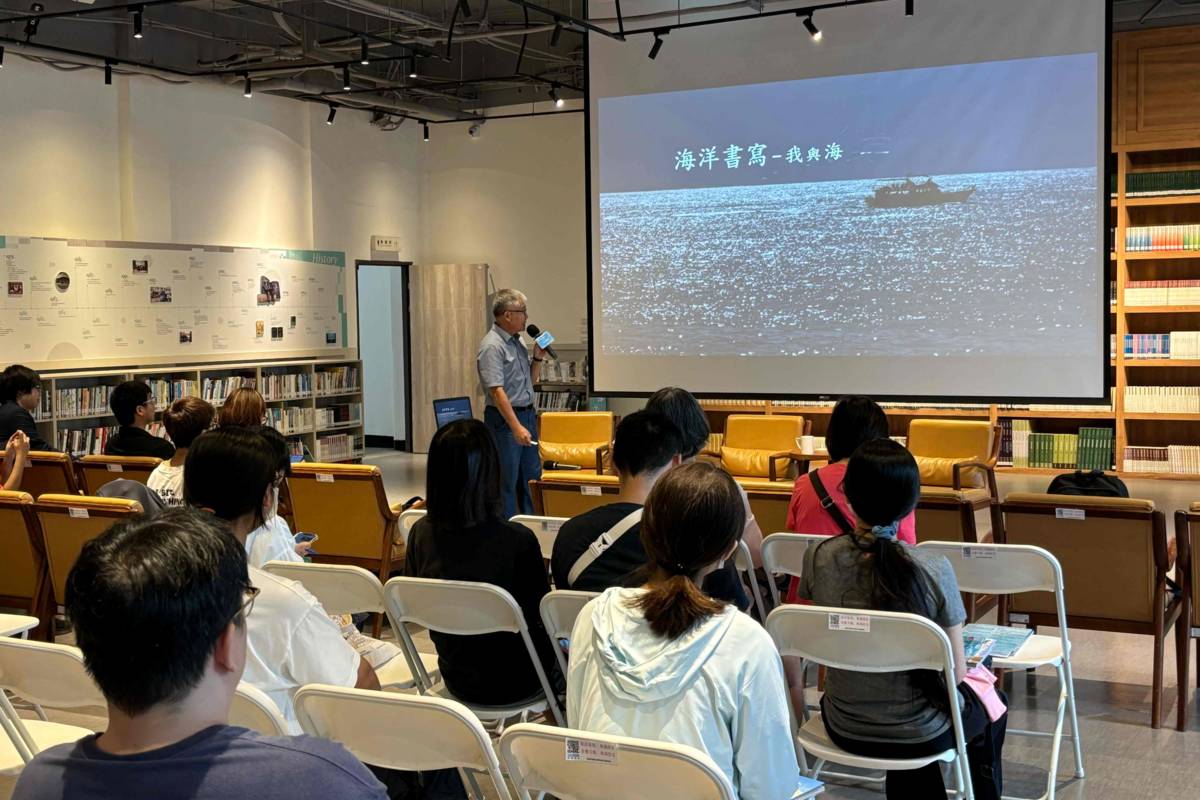 海洋文學作家廖鴻基老師分享寫作的心路歷程