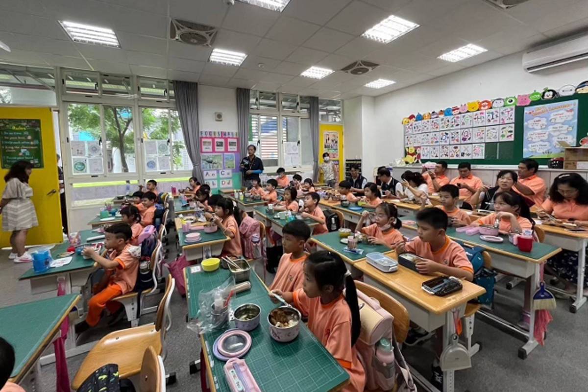 學生用餐情形