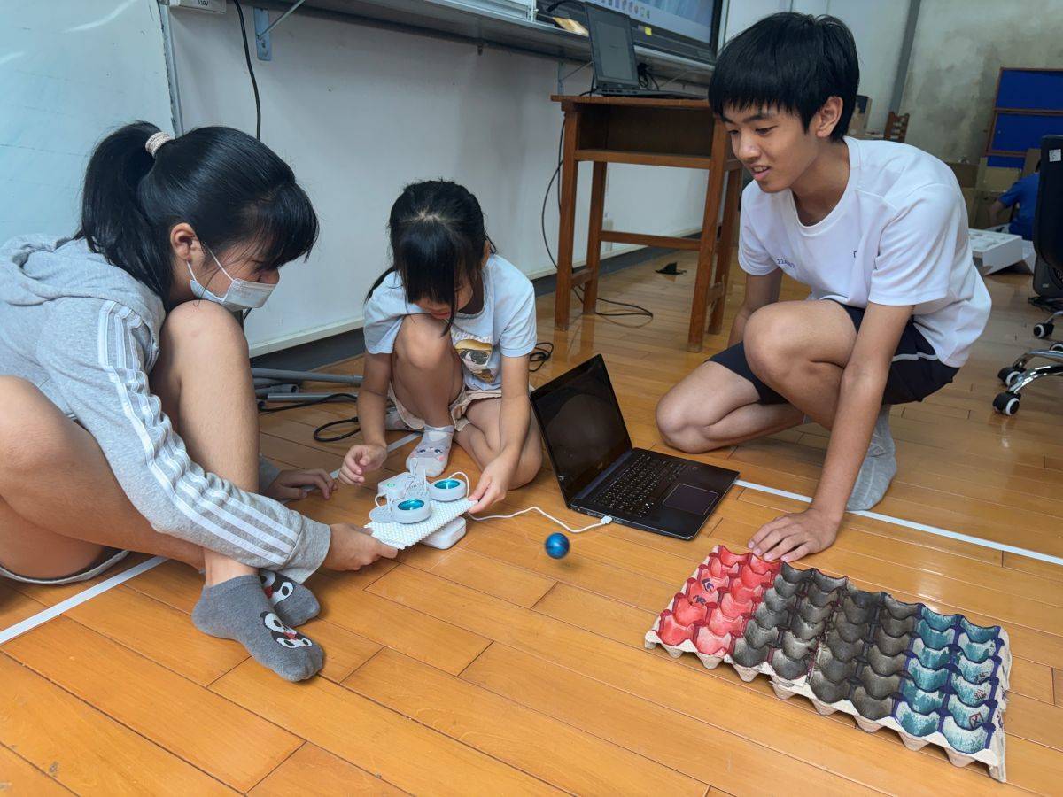 學員輸入機器人程式