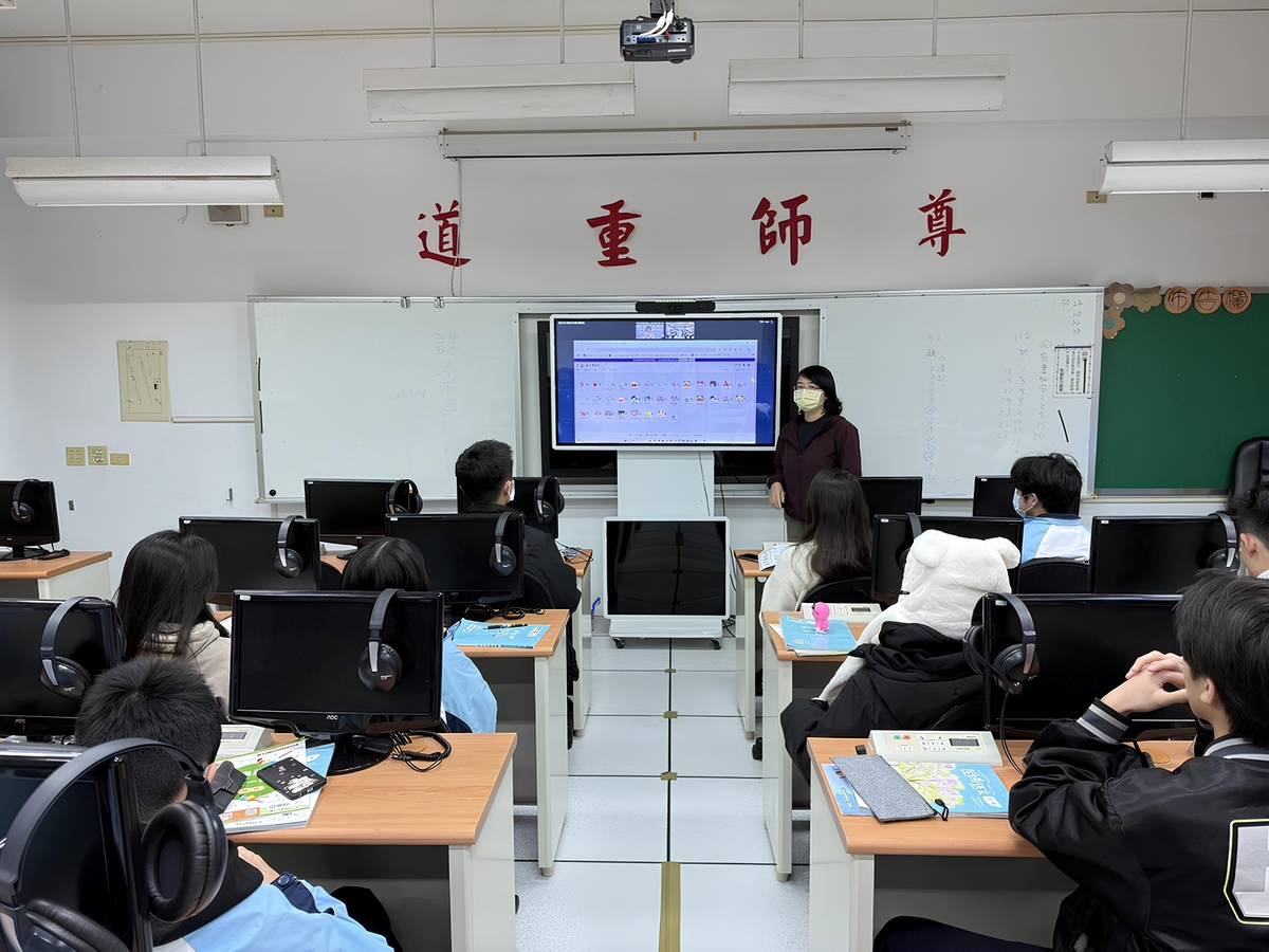 國教署推動本土語文直播共學 ，新竹市私立光復高中使用線上教學工具，增加師生互動