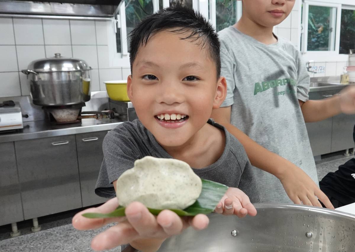 製作青苧麻草仔粿超好玩