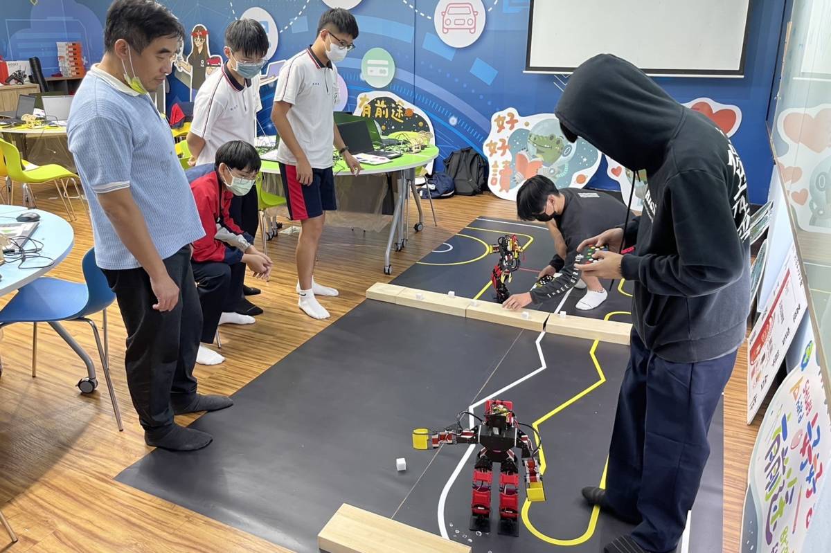 機器人課程體驗畫面