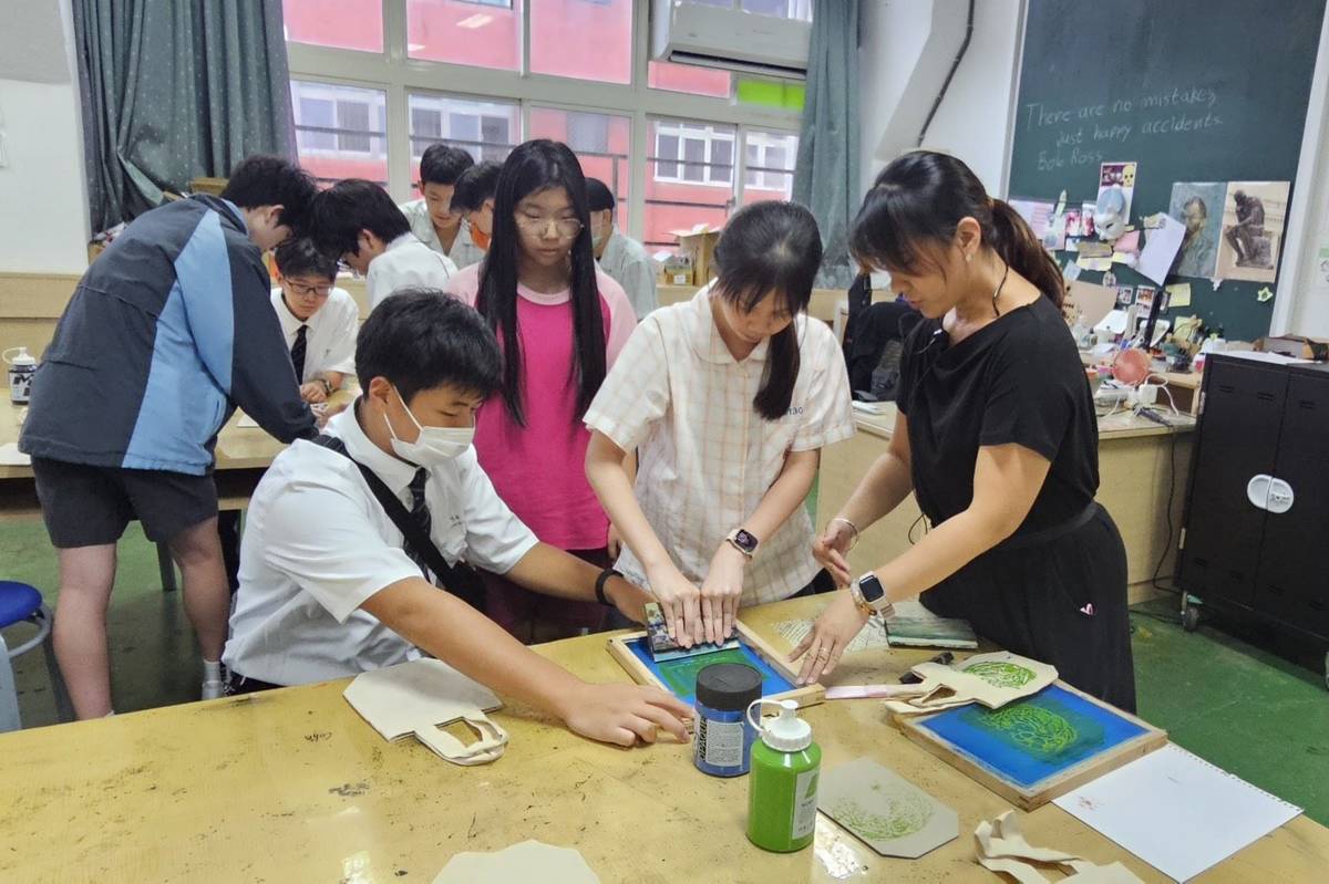 臺北市蘭雅國中接待日本須磨學園近150位師生首次到訪，展開國際交流活動