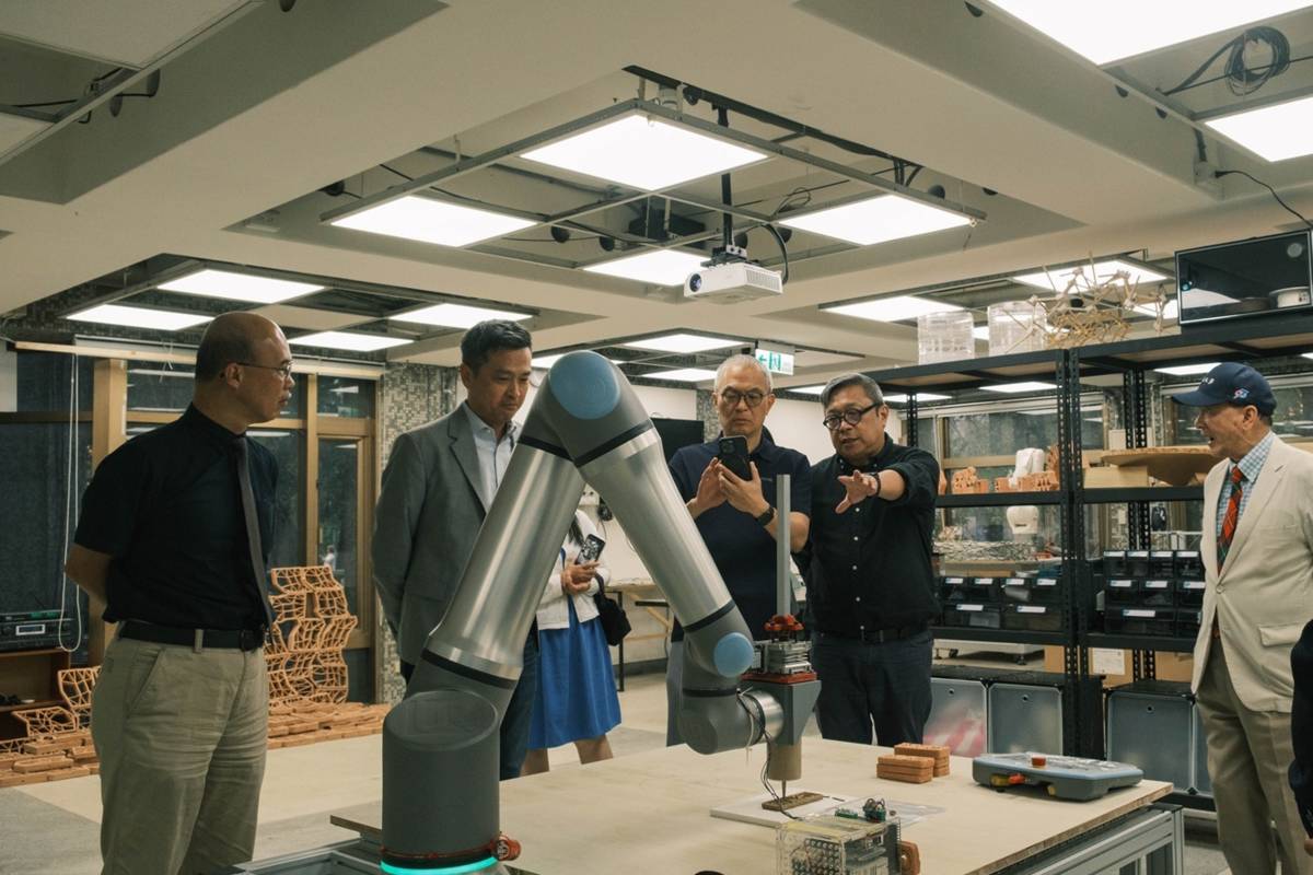 中原大學建築系新設「AI數位製造實驗室」，命名為「昭揚實驗室」，強化參數化設計與數位製造，並提供跨域合作的平台。(中原大學提供)