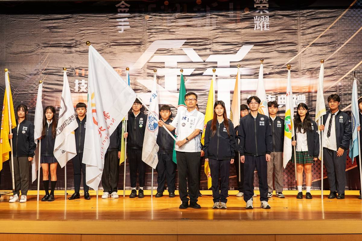 選手授旗，勉勵為新北再創佳績