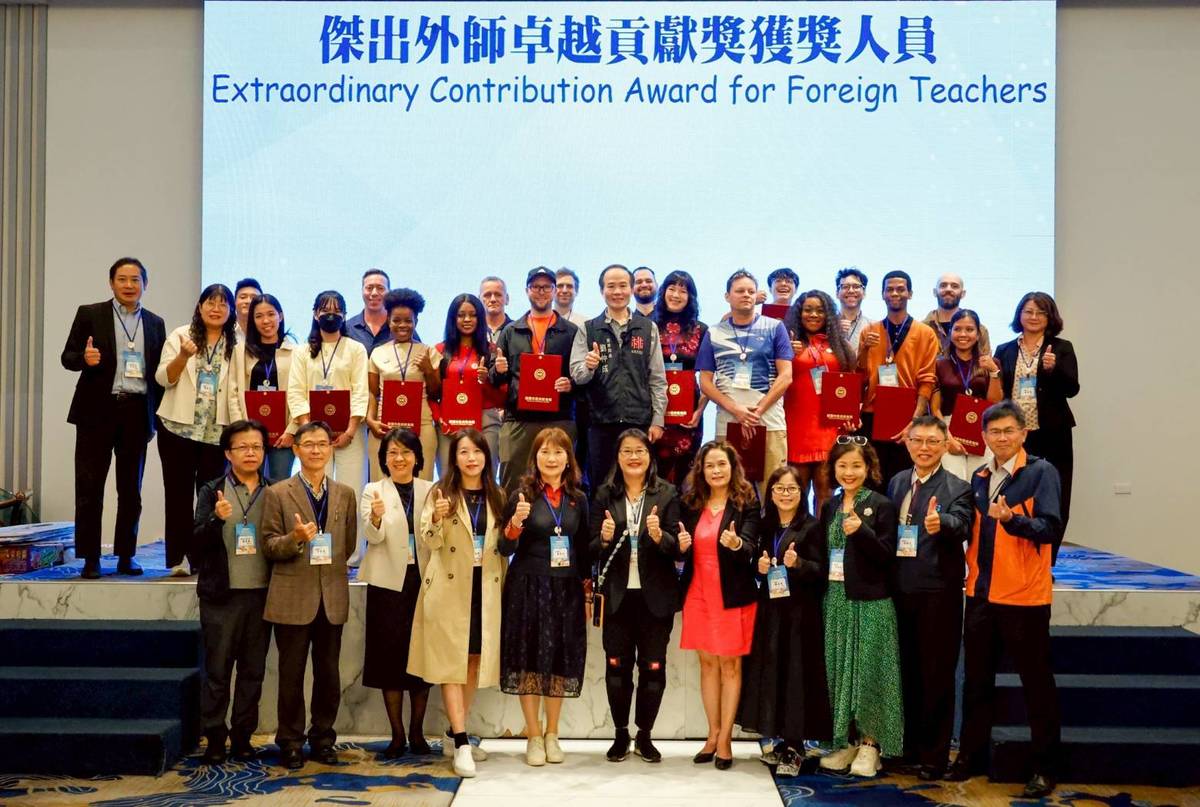 桃園市表揚17位「傑出外師卓越貢獻獎」教師

