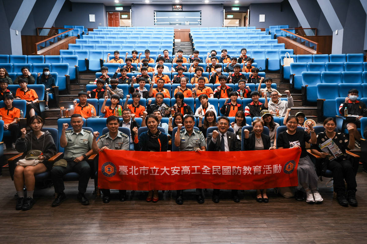 親師生近距離了解軍事教育的專業與精神