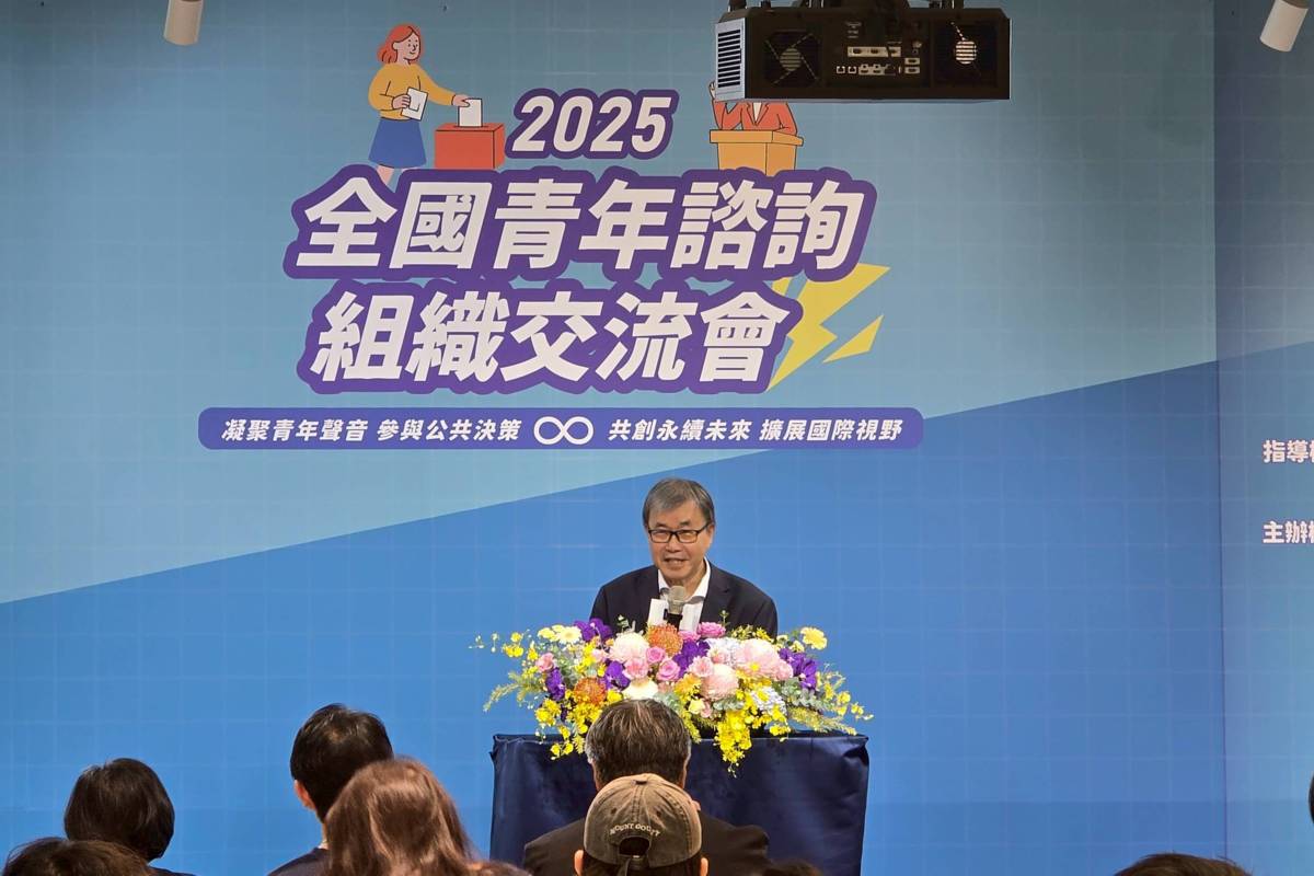 教育部部長鄭英耀致詞勉勵