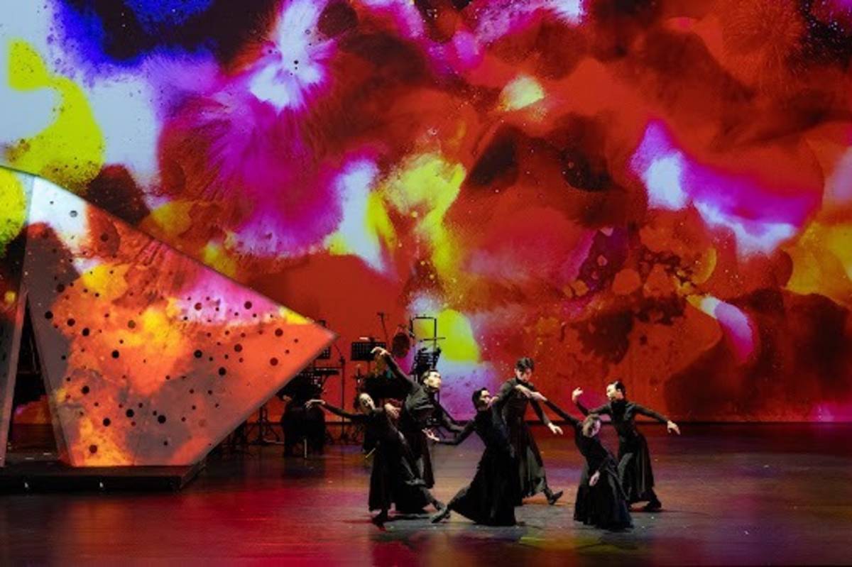 2025臺東藝術節－聲景音樂劇場《極境尋光－走進江賢二》表演
 照片由NCCE-新古典室內樂團提供