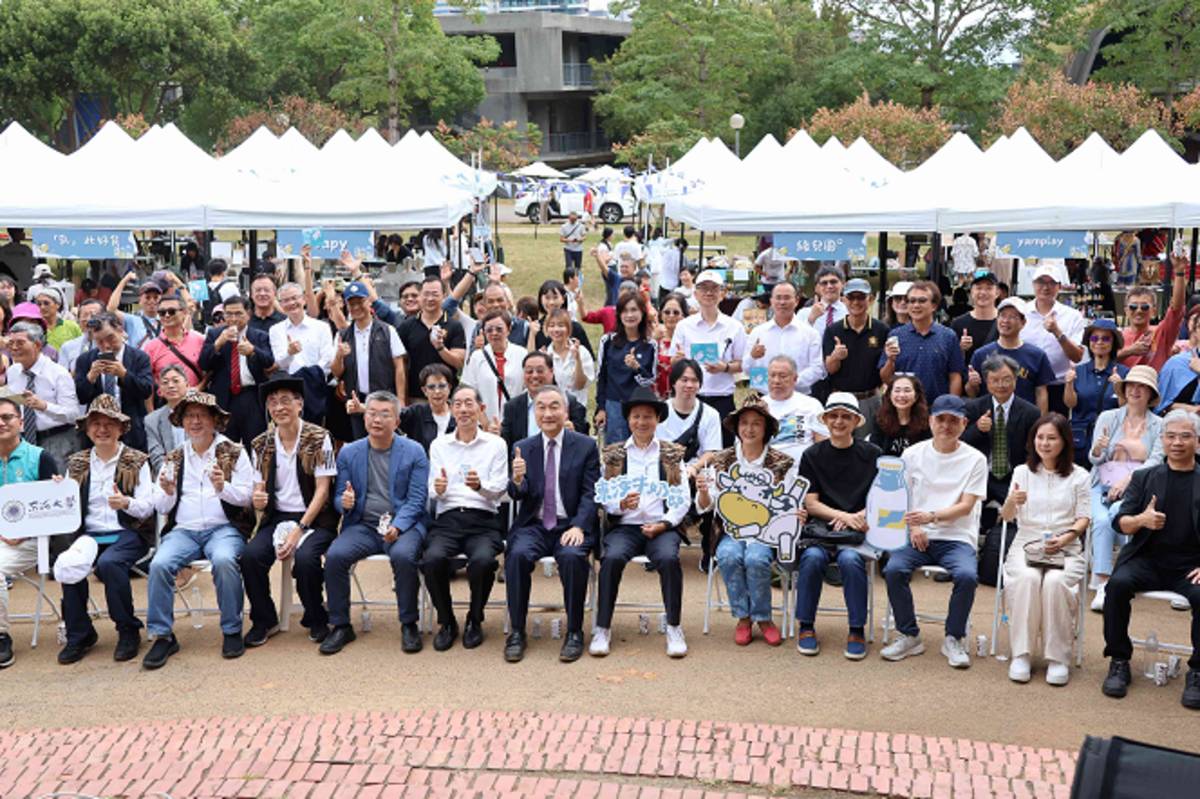 東海大學舉行「東海牛奶節嘉年華」暨「小王子玫瑰園」揭幕儀式