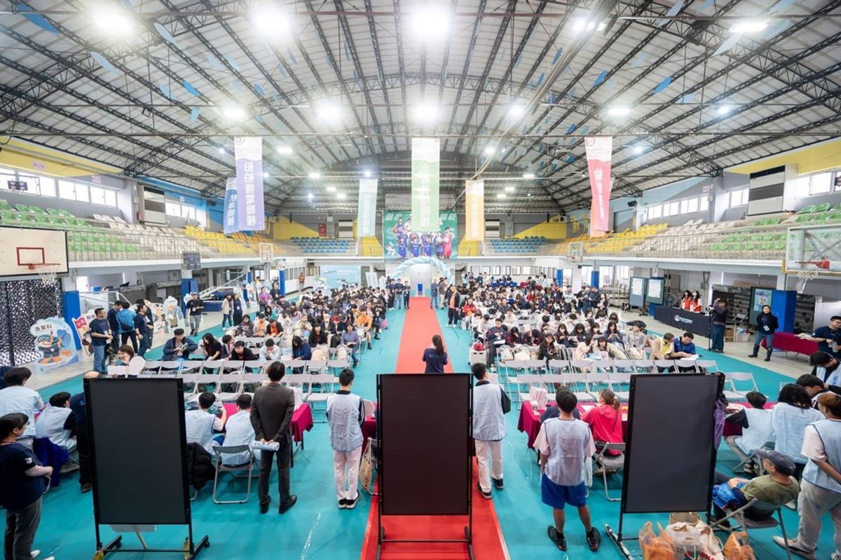 各參賽學校選手報到