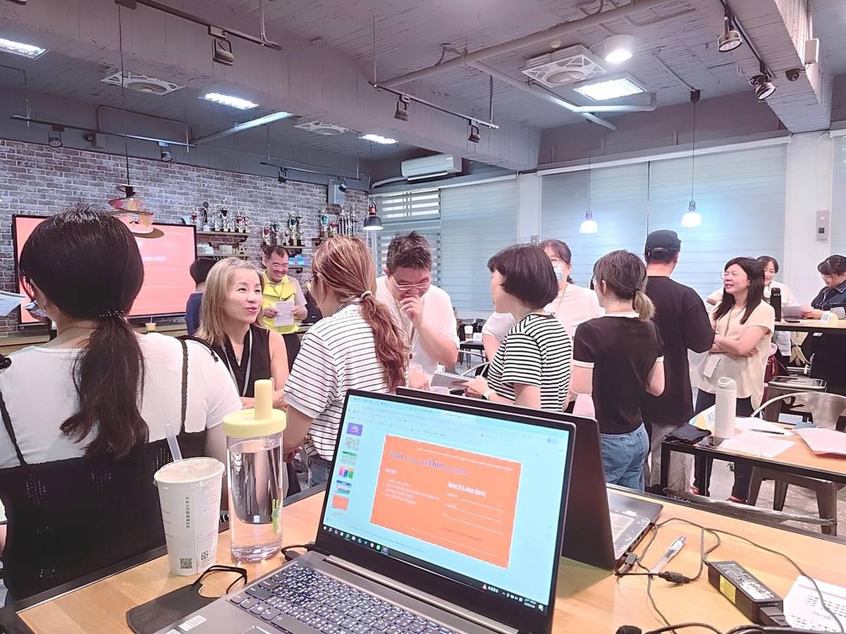 教師實際演練Small Talk與正向互動的溝通