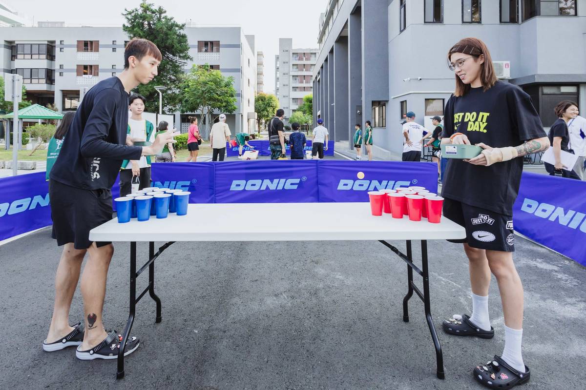 跆拳道選手陳鵬仁與拳擊選手黃筱雯參加國訓家庭日趣味競賽 (國訓中心提供)