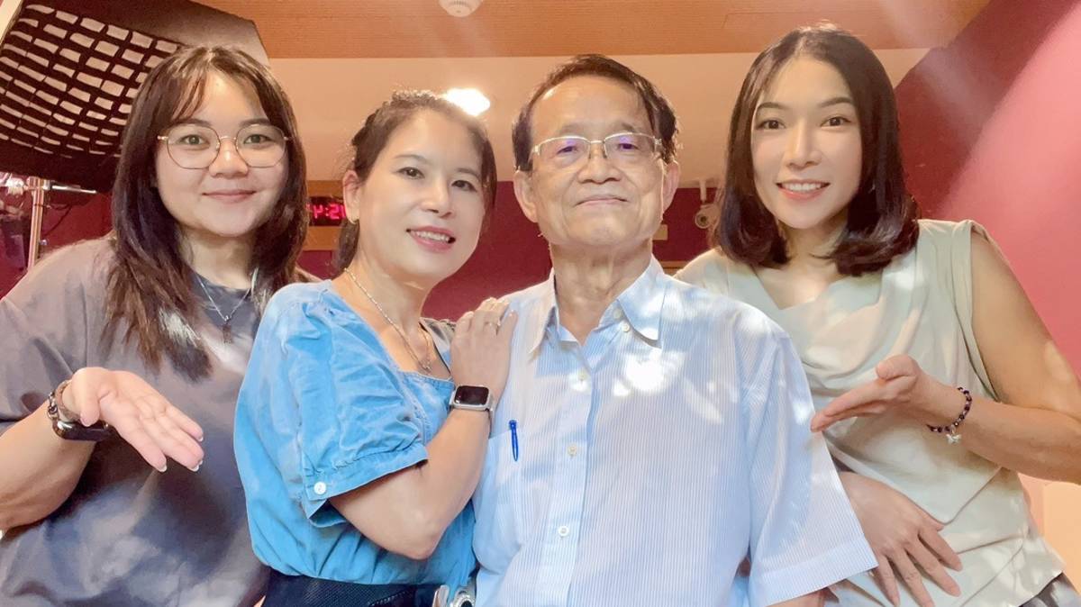 左起：若晴、秋莊(正邦太太)、正邦、玉水