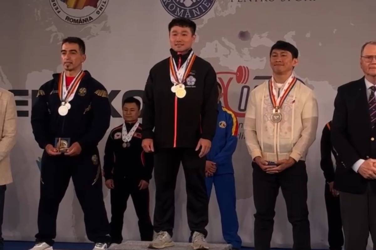 2025 年世界公開裝備健力錦標賽，我國林逸鈞以712.5 公斤成績奪得總和項目金牌。(運動部提供)