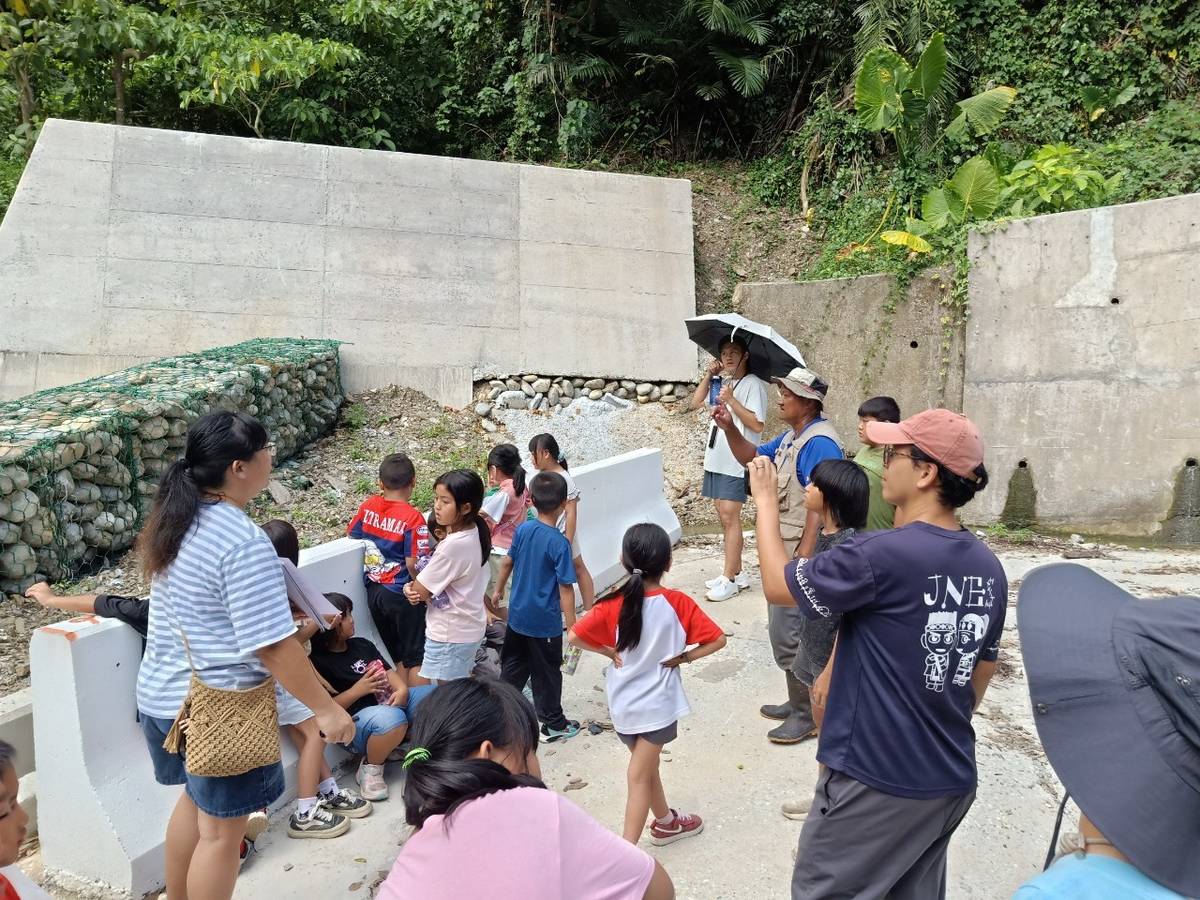 加拿國小防災教育實地觀察地理環境