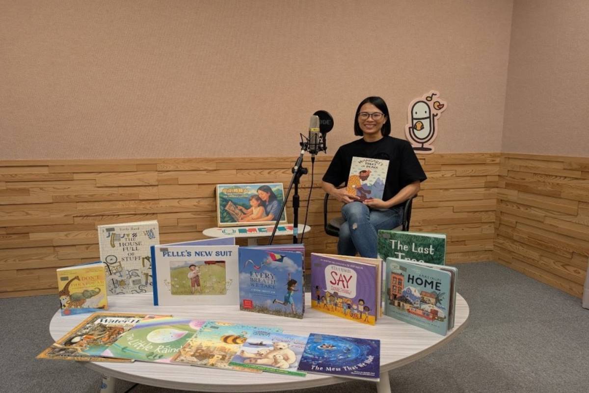 教育廣播電臺與興大攜手推出全新雙語廣播節目《小小地球人》，由興大圖書館館長宋慧筠主持。