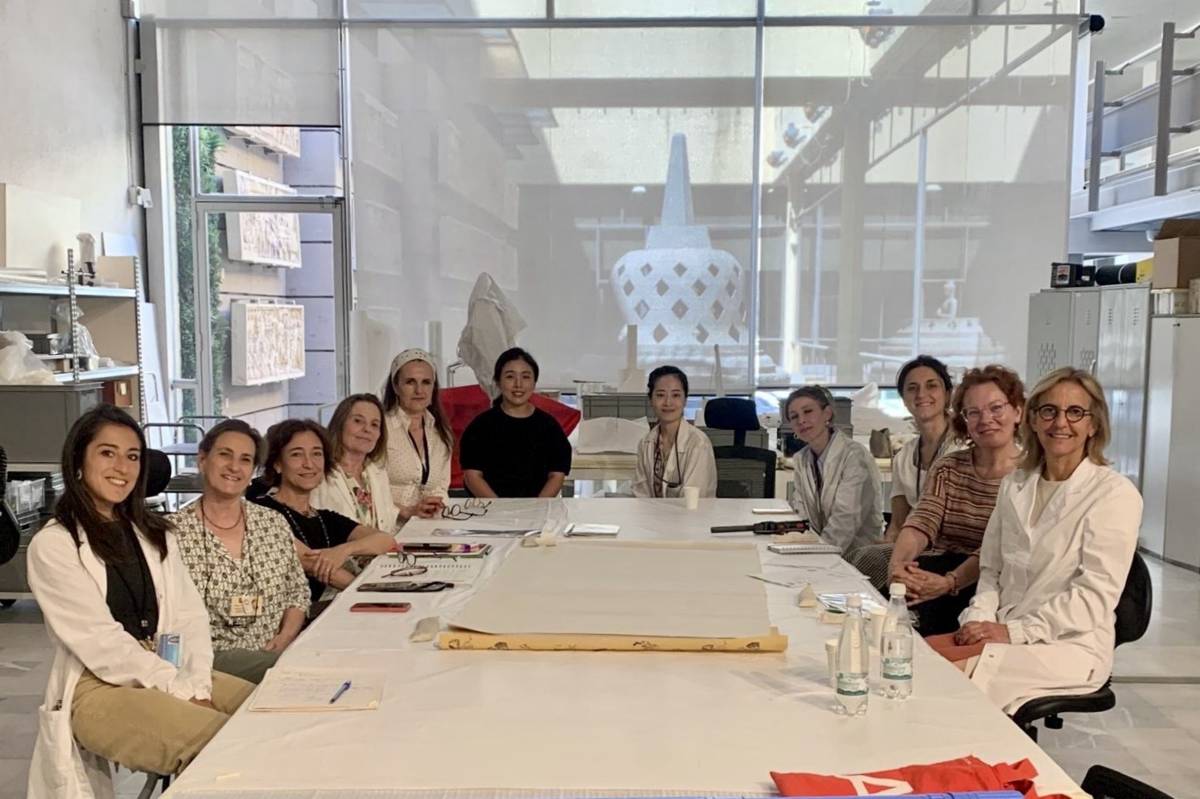 2025年文化部選送梵蒂岡博物館修復實習生高瑋引介埔里手工紙坊「廣興紙寮」赴館進行雙向交流（高瑋提供）