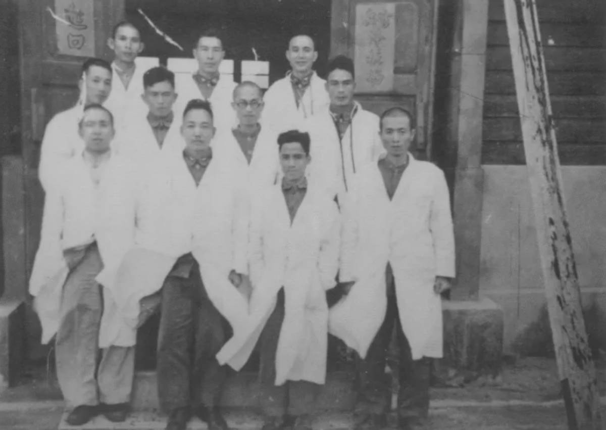 八年前，凱駿製作人被一張臺大醫生在綠島的照片震驚，決定改編這段白色恐怖故事。