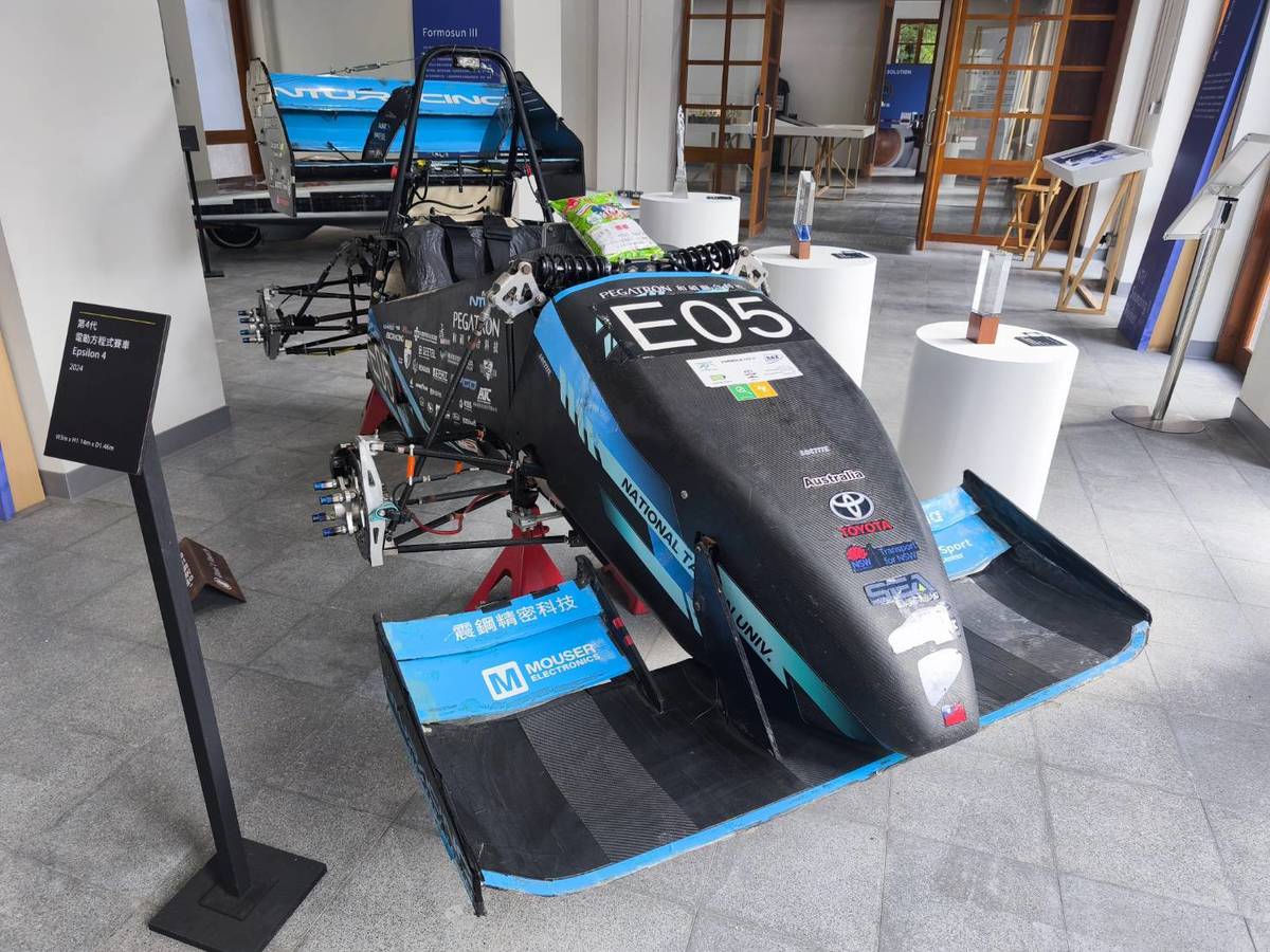 臺大賽車隊研發的賽車。