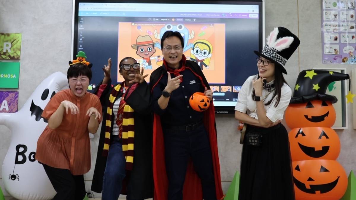學校Halloween蔡承憲校長與外師扮演吸血鬼