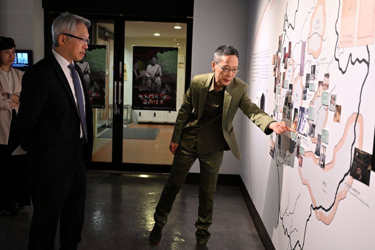 林文玲研究員介紹鮑克蘭女士的田野故事地圖(圖片來源:中研院)