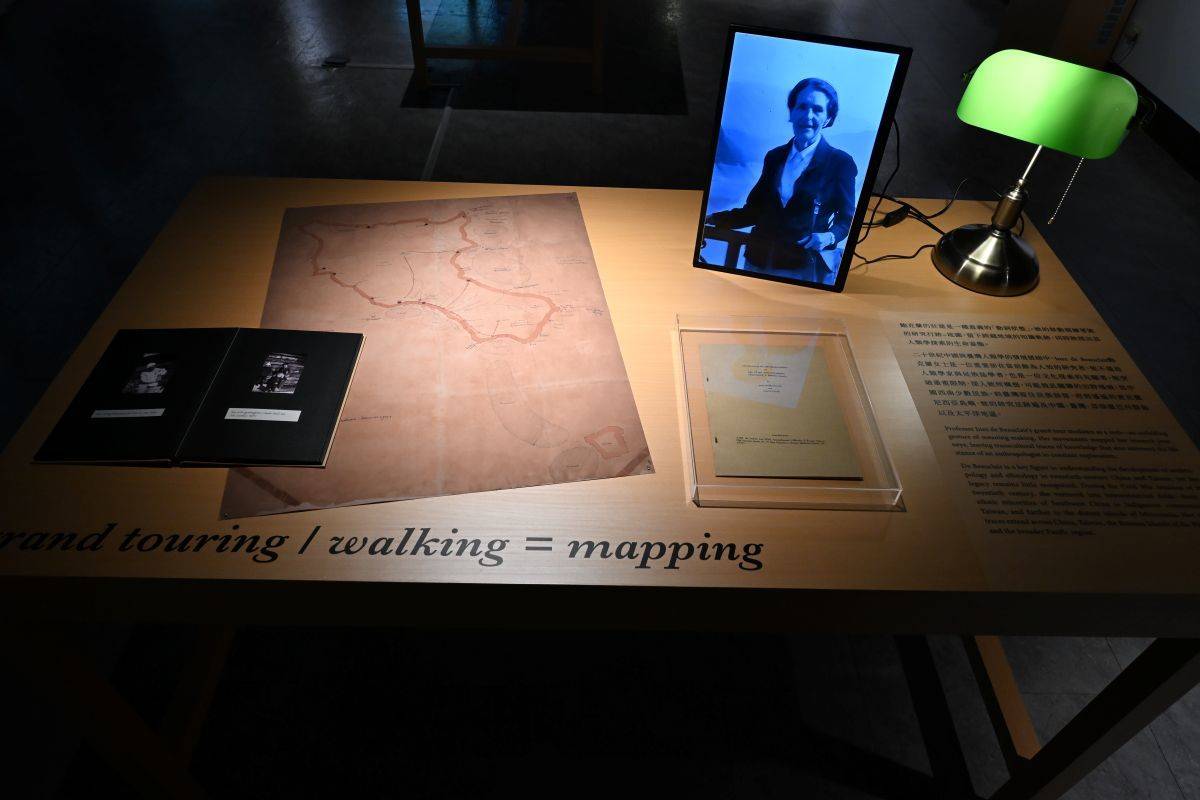 展覽以AI技術製作影片，呈現鮑克蘭女士的生命軌跡(圖片來源:中研院)

