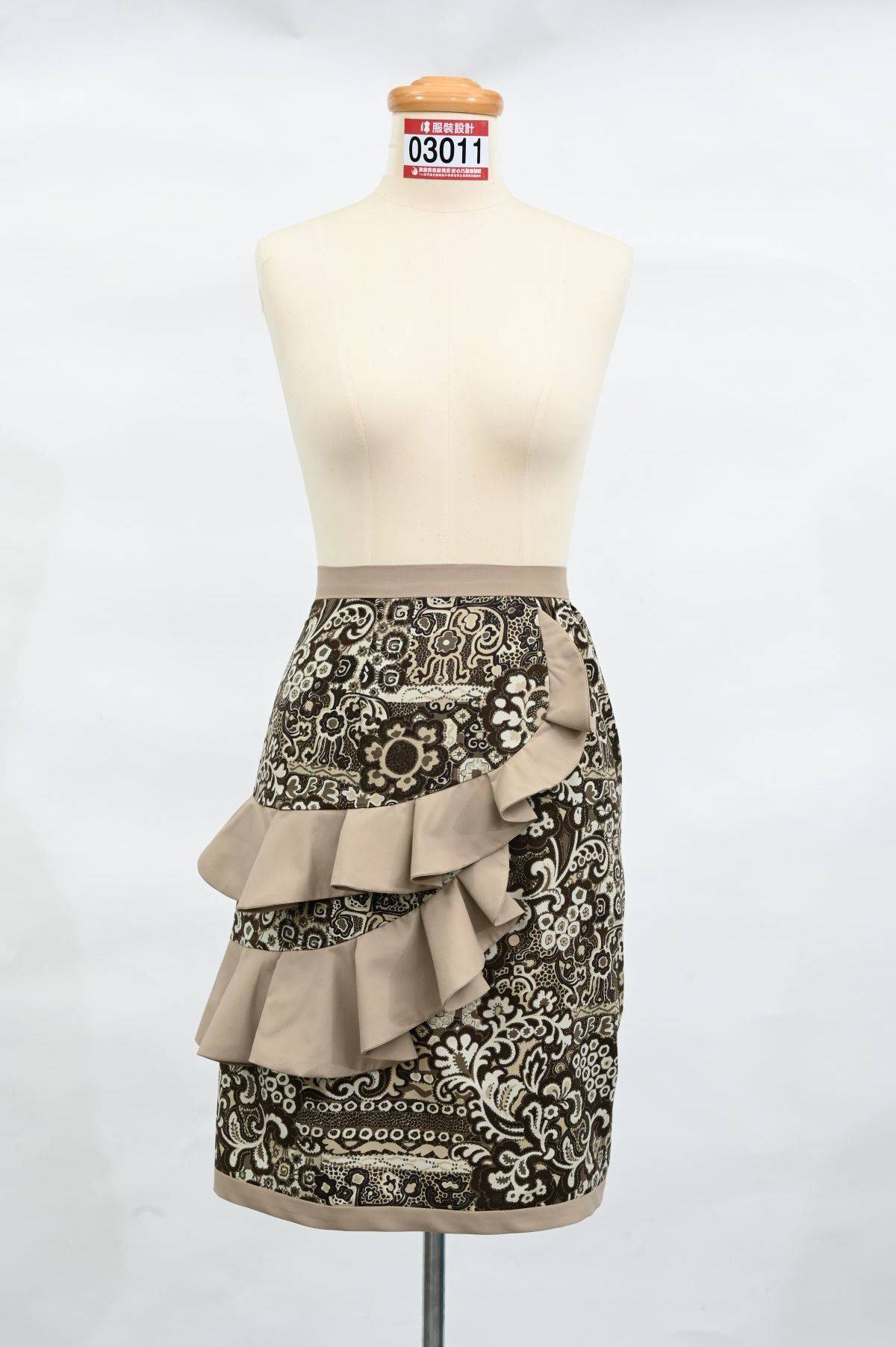 學生駱沛妤服裝設計類金手獎作品