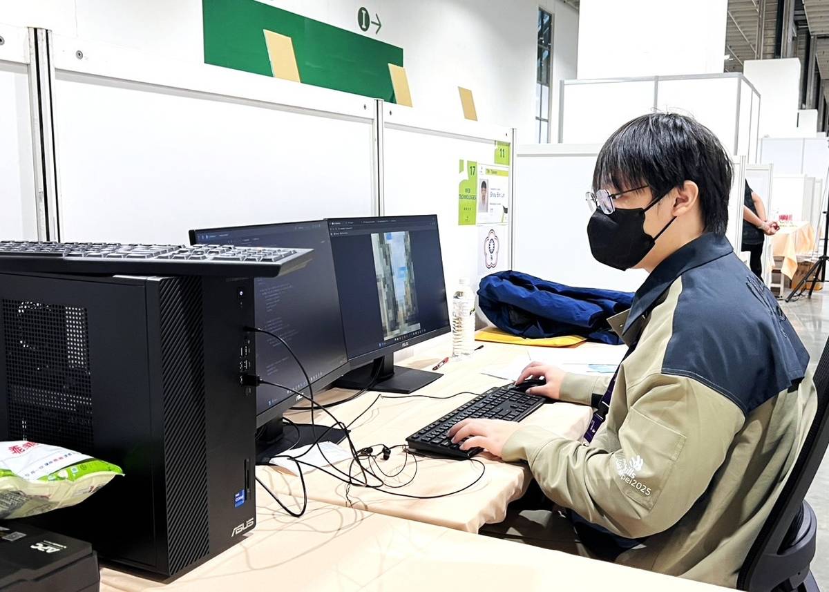 網頁技術的林碩斌（智光商工）國手比賽照片