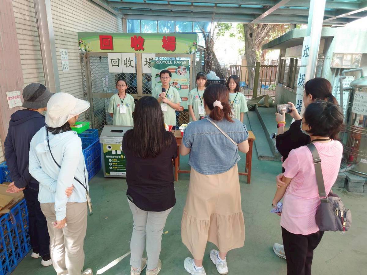 南門國中生態團隊說明消耗與廢棄物路徑