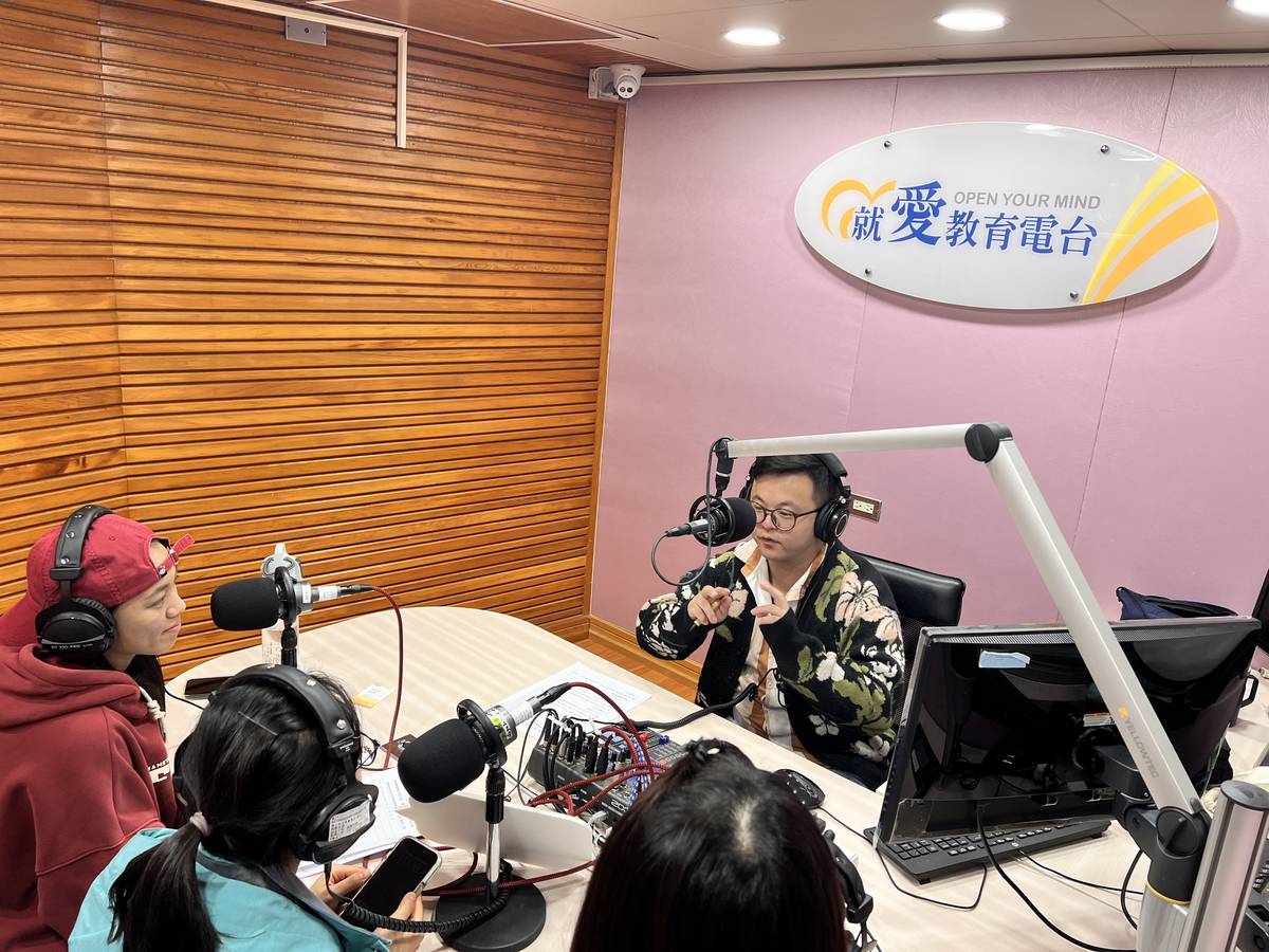 農業部林業及自然保育署臺東分署知本工作站護管員林品禎(左)與謝普忠慶(中)