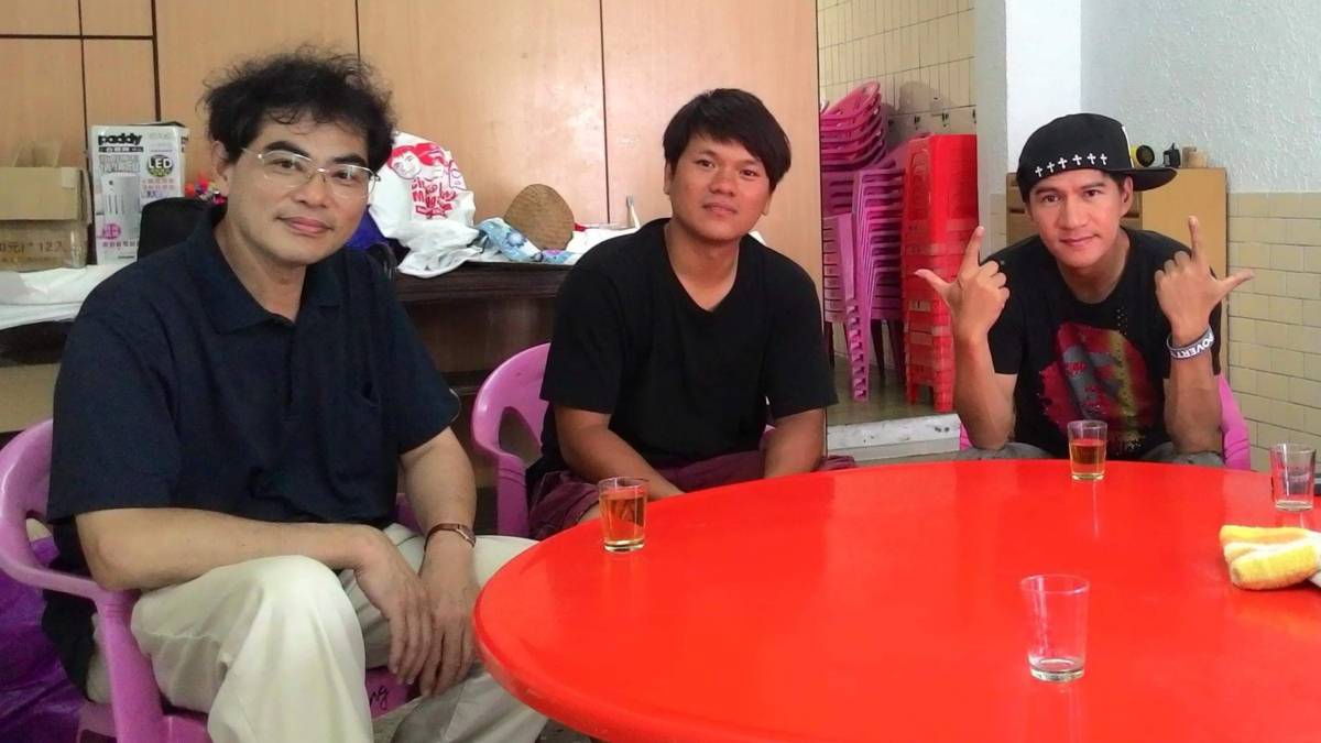 主持人劉智濬（左）、舒米恩（中）、王宏恩（右）