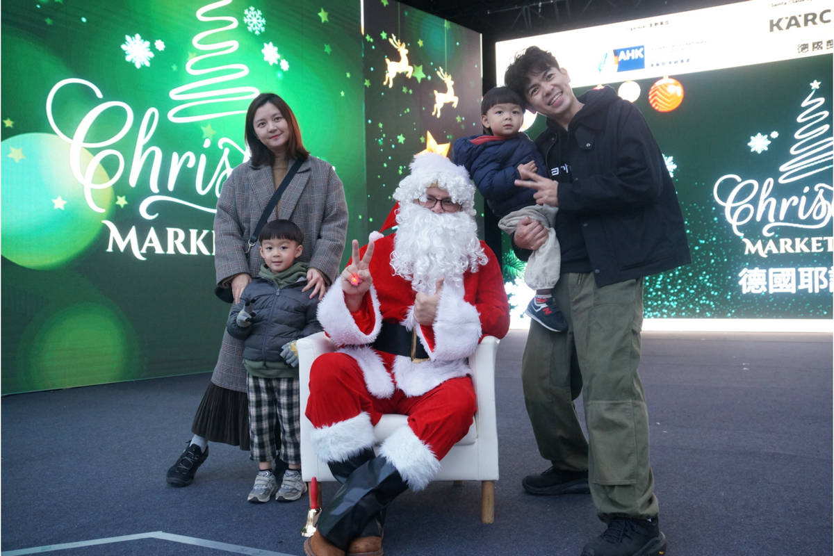 大小朋友最期待的耶誕老人將驚喜現身陪伴大家，留下美好的耶誕佳節回憶(圖為2024年資料照).jpg