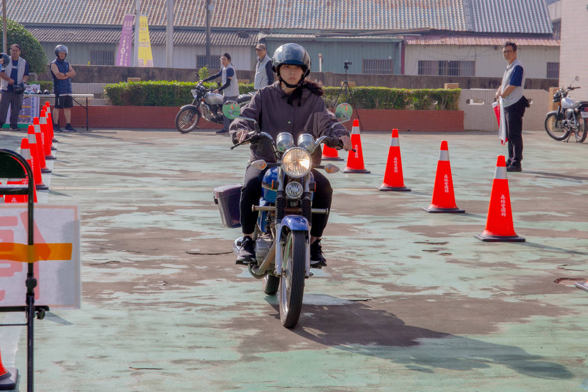 術科測驗-騎乘循環檔機車(圖片：農業部提供)