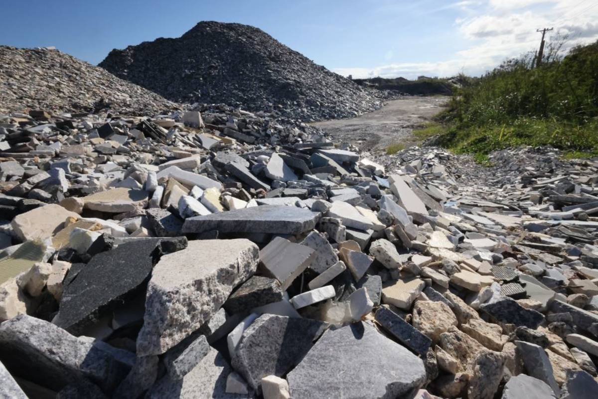 震災石材清運管理堆放點