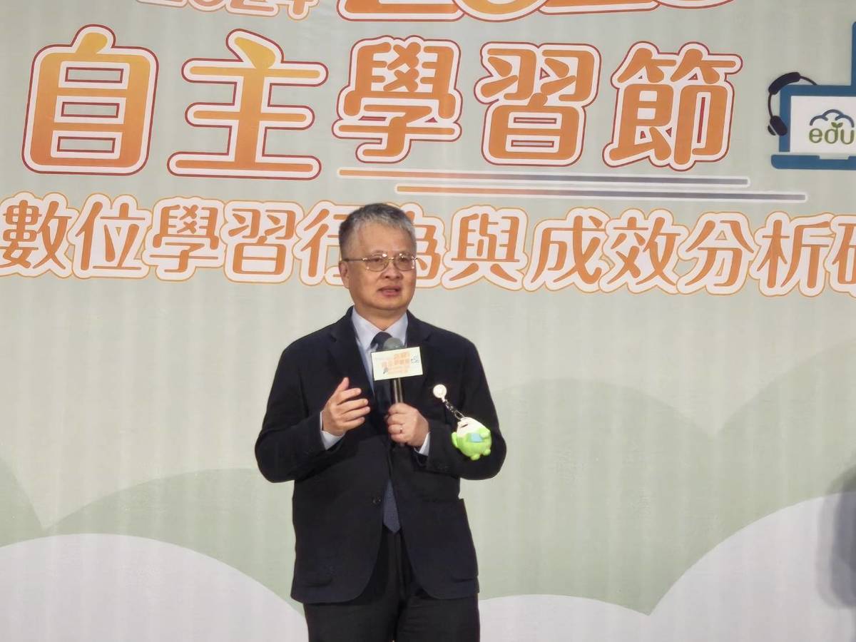 教育部次長劉國偉致詞。