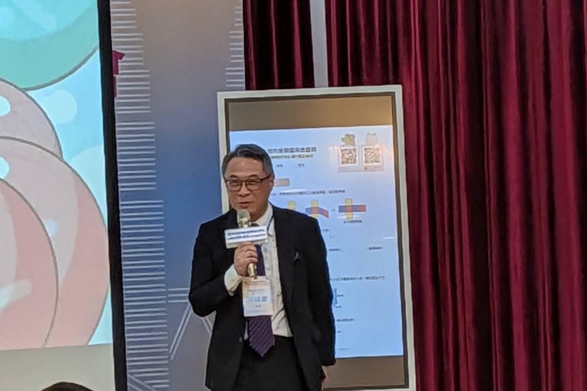 臺北市數位學習教育中心陳錫安主任說明新型態教材配套內容