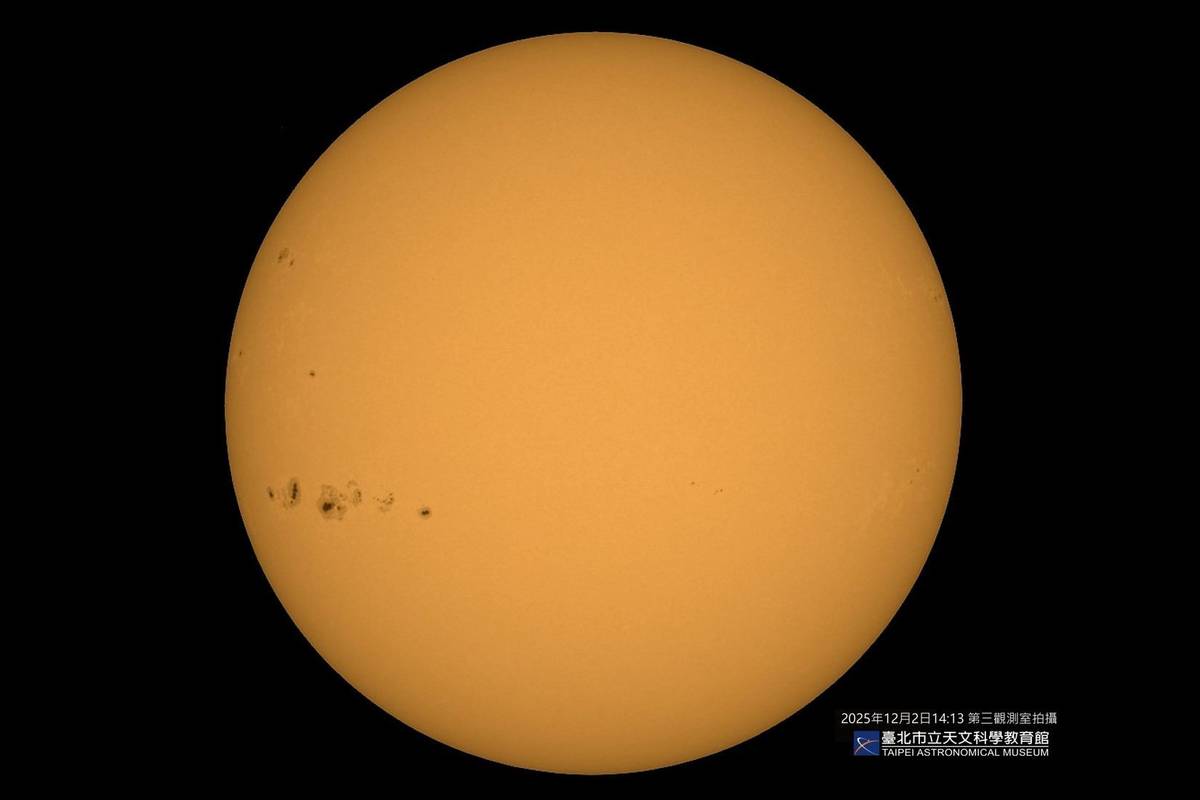 十年來最巨大太陽黑子群現身