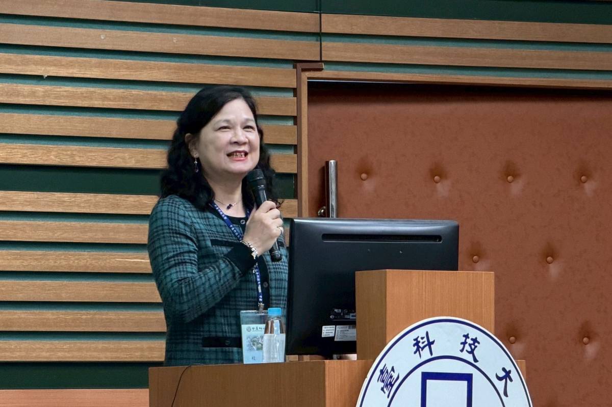 中臺科大陳錦杏校長致詞指出，未來照護模式與人才培育將面臨全面升級與轉型.
