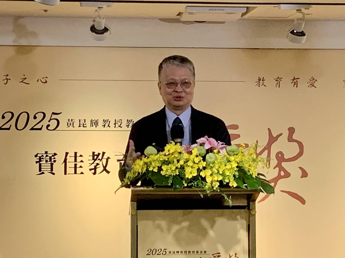 教育部政務次長劉國偉致詞 (記者攝)